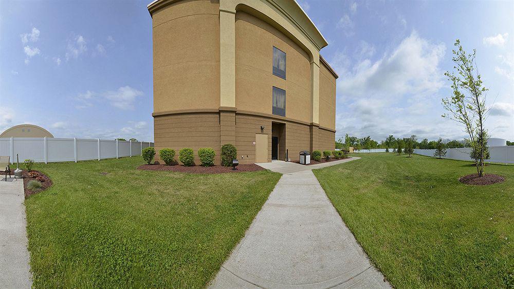 Hampton Inn Utica Zewnętrze zdjęcie
