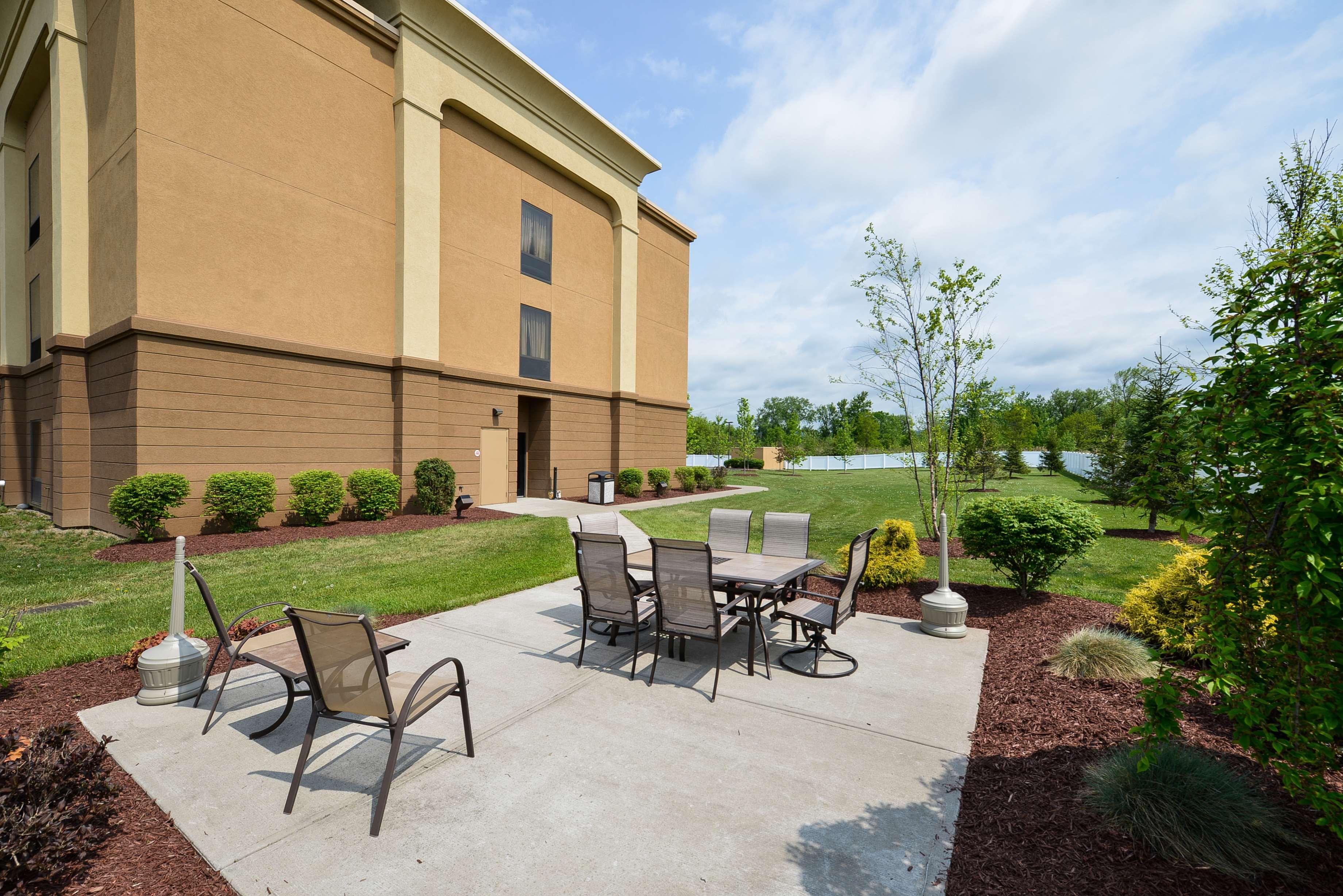 Hampton Inn Utica Zewnętrze zdjęcie