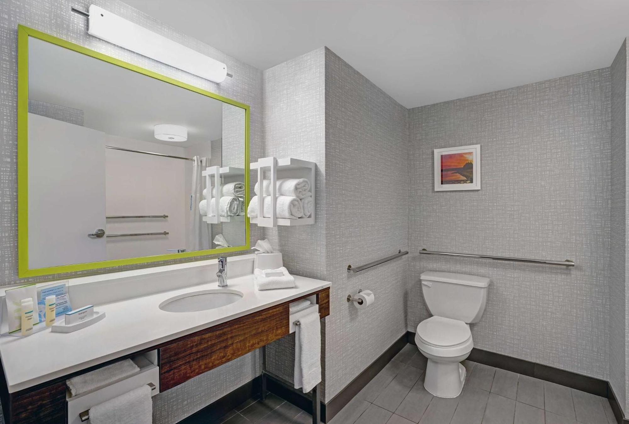 Hampton Inn Utica Zewnętrze zdjęcie