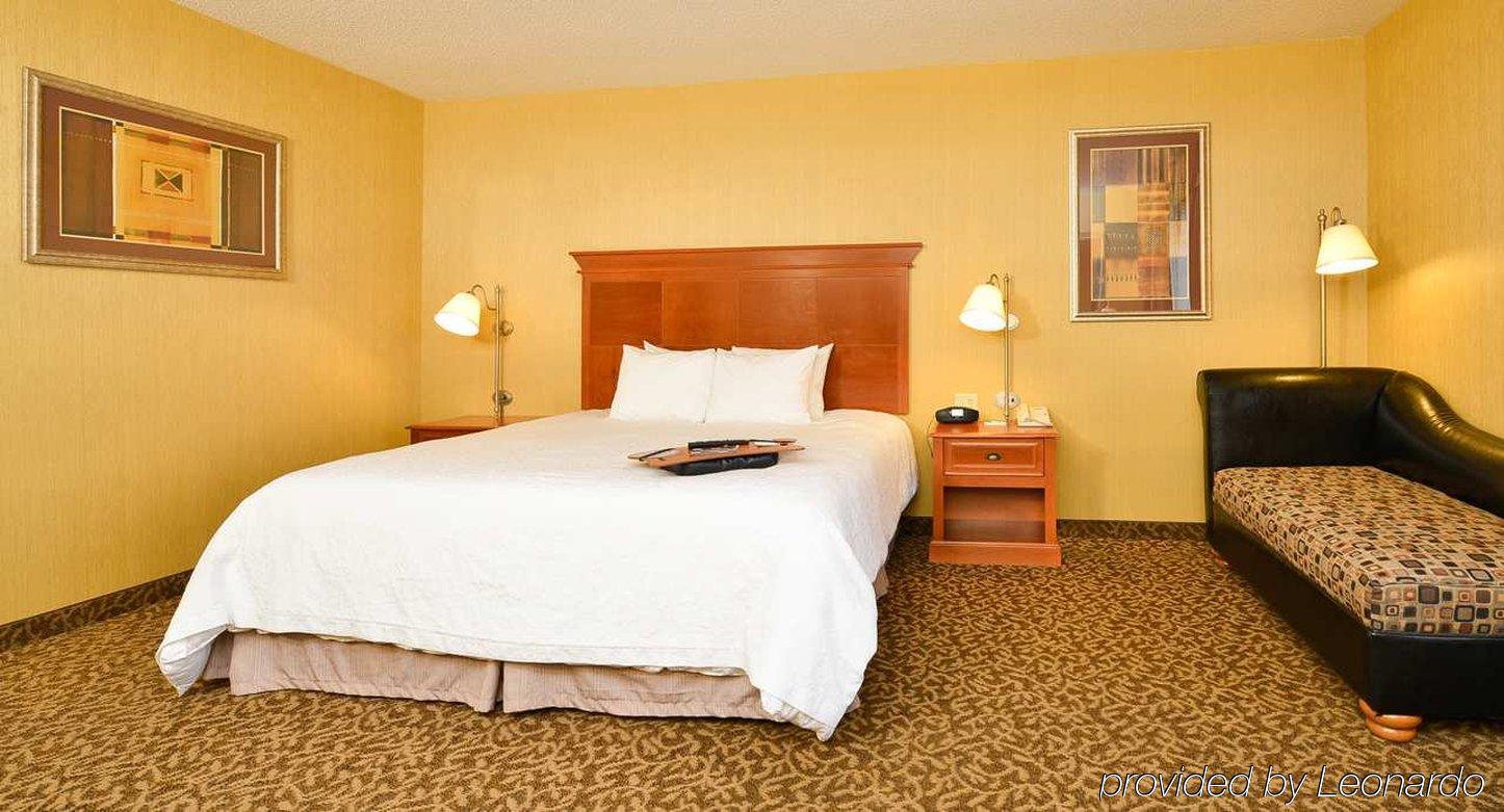 Hampton Inn Utica Zewnętrze zdjęcie